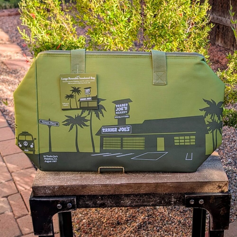 💚 Trader Joe’s large OLIVE GREEN Insulated Bag- New Fall 2025